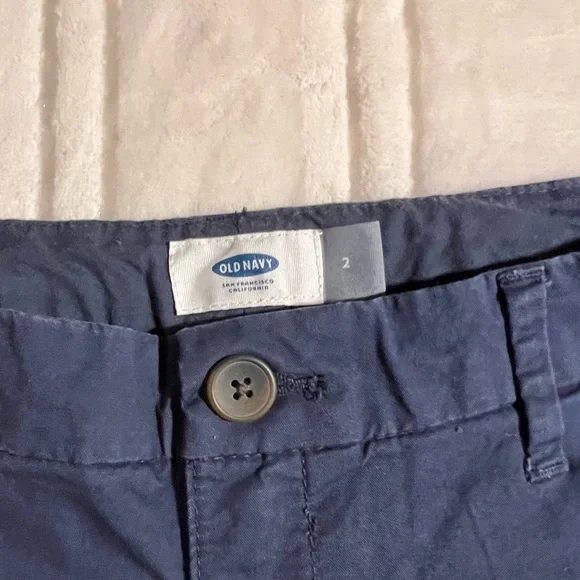 OLD Navy -Navy shorts -2 - Picture 2 of 4